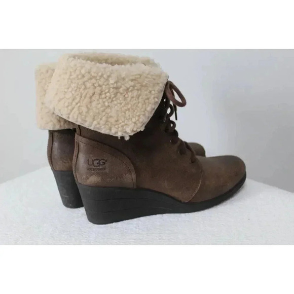 UGG ZEA leather wedge booties 11 - Picture 5 of 13